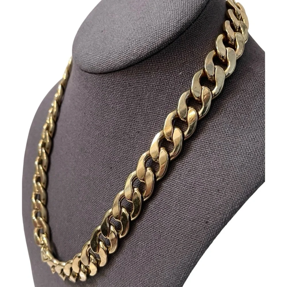 🎉HP! ❤️ Vintage Flat Cuban Chain Gold Tone Necklace